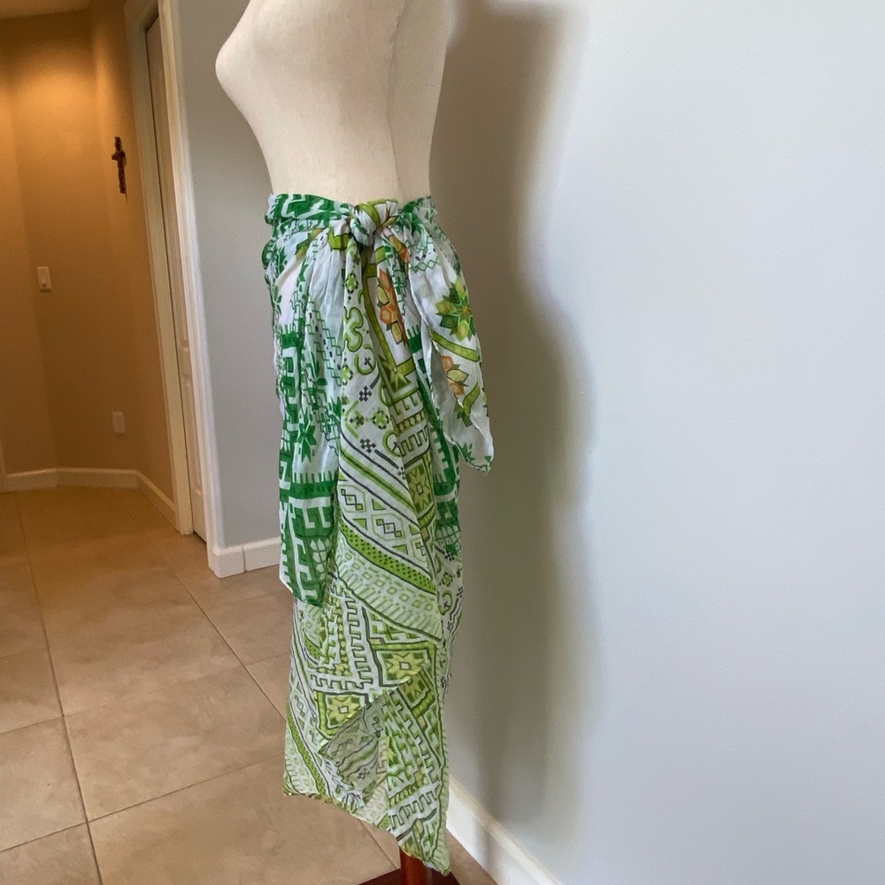 Multi function Scarf Large Sarong or Accessory - Picture 10 of 12